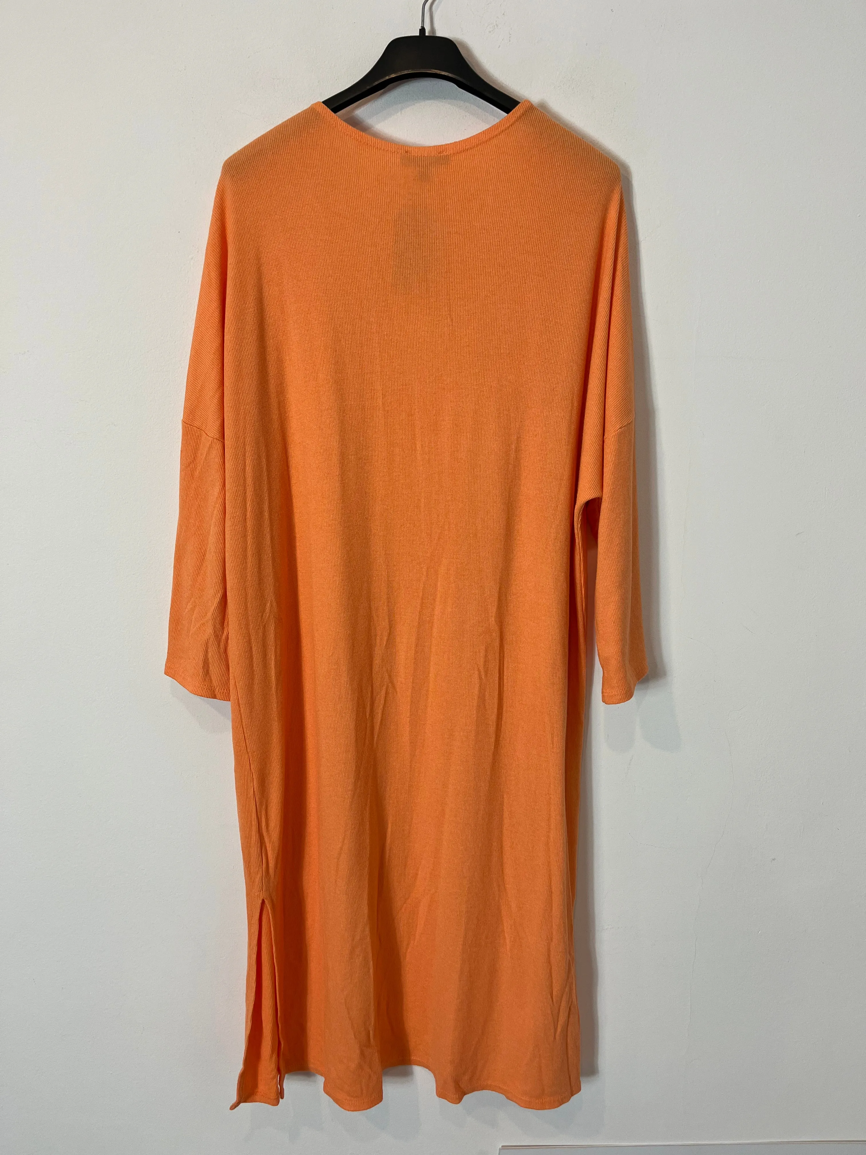 CASUAL CLOTHING. Cárdigan canalé naranja larga. T M